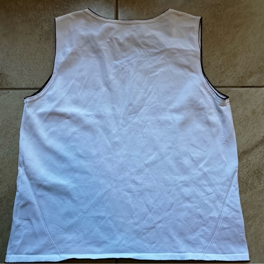 CARLISLE Collection Sleeveless Top - Picture 2 of 4